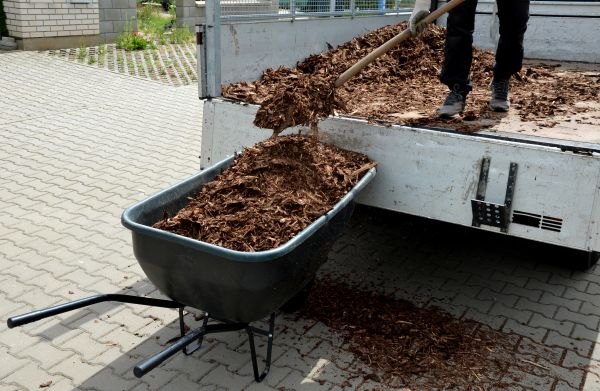 Bulk Mulch Delivery in Plymouth